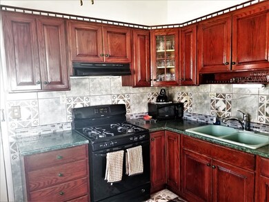 329 Delaware Ct, Carpentersville, IL 60110 - photo 6