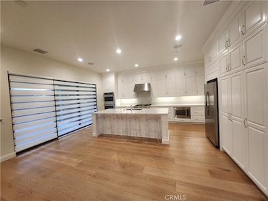 20717 Pine Cone Cir, Los Angeles, CA 91326 - photo 5