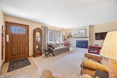 1402 E Gateway Cir S unit L, Fargo, ND 58103 - photo 4