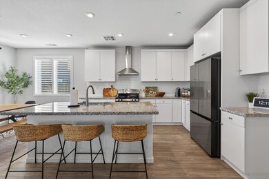 10124 Wayfaring Dr, Stockton, CA 95219 - photo 4