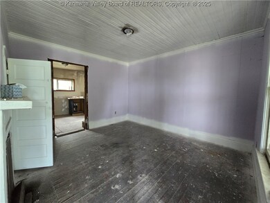 1620 Red Oak St, Charleston, WV 25387 - photo 5