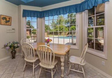 Breakfastnook 1 2-HDR