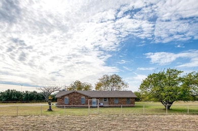 3295 Deer Path Ln, Weatherford, TX 76085 - photo 2