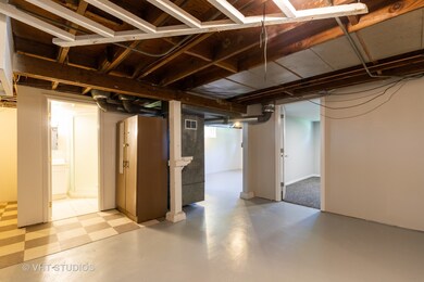 2715 Navajo Rd, Waukegan, IL 60087 - photo 2