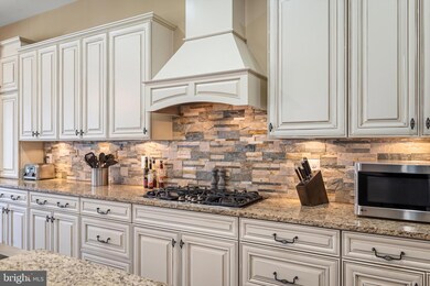 35386 Greyfriar Dr, Round Hill, VA 20141 - photo 3