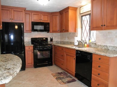 9 Plasic Rd, Merrimack, NH 03054 - photo 2