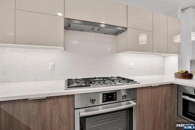 Nine On The Hudson unit 605, West New York, NJ 07093 - photo 3