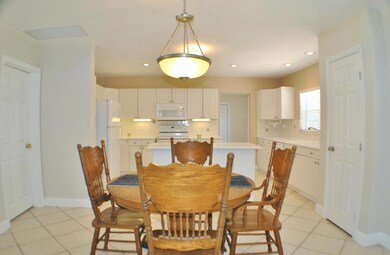 Eat-In Kitchen