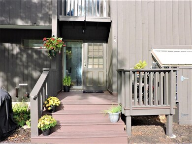 2-3 Bedroom's, 21/2 Baths, Lots of parking, 2 deck