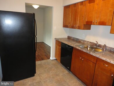 5201 Newton St unit 102, Bladensburg, MD 20710 - photo 4