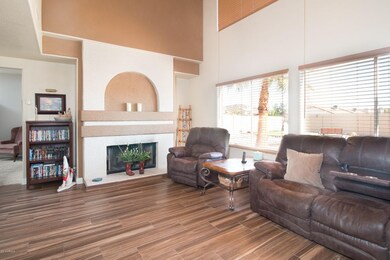 4) FAMILY ROOM