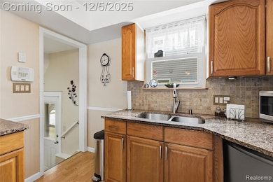 8121 Edward, Center Line, MI 48015 - photo 7