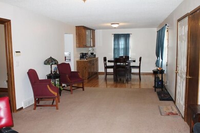 3101 E 26th St, Des Moines, IA 50317 - photo 3