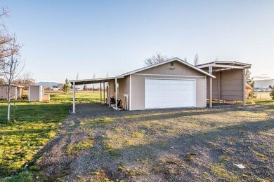 525 Judge Ln, Central Point, OR 97502 - photo 5