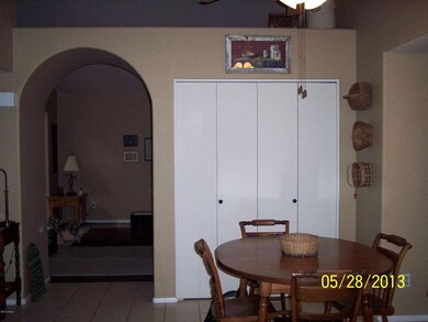 Eat In Kitchen w Pantry