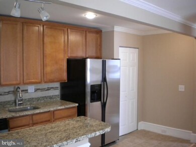 3811 Stokes Dr, Baltimore, MD 21229 - photo 3