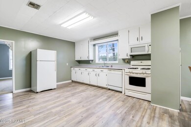 5-web-or-mls-865 E Venable-5