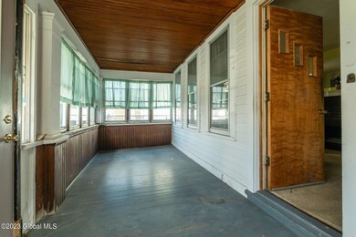 402 Mountain St, Albany, NY 12209 - photo 2