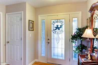 8606 Everett Rush Ct, Louisville, KY 40228 - photo 4