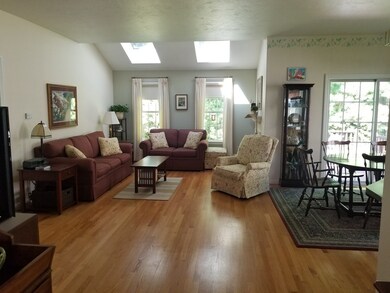 11 Queen of Roses Ln, Uxbridge, MA 01569 - photo 6