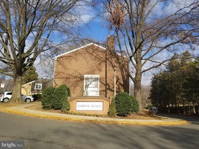 3748 Persimmon Cir unit 3748, Fairfax, VA 22031 - photo 7