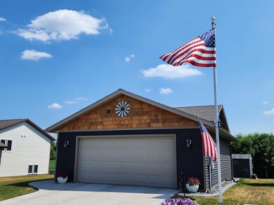 605 7th Ave NE, Plainview, MN 55964 - photo 3