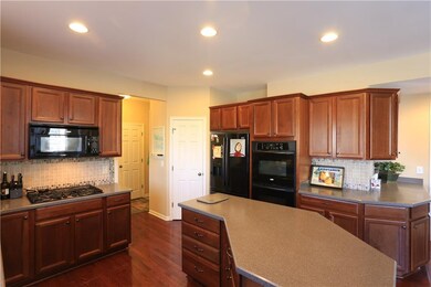 12283 Enmore Park, Fishers, IN 46037 - photo 4