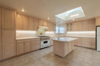 140 John St, Monterey, CA 93940 - photo 2