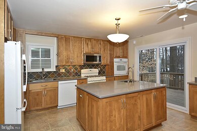 12908 Acorn Hollow Ln, Silver Spring, MD 20906 - photo 4