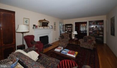 13 Cold Spring Ct, Potomac, MD 20854 - photo 3