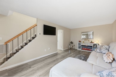 39 Cottonwood Rd unit 39, Newington, CT 06111 - photo 3