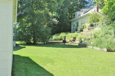 16 Meadow St, Ludlow, VT 05149 - photo 3