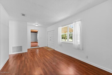 6059 Jammes Rd, Jacksonville, FL 32244 - photo 5