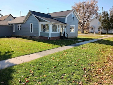 312 W Green St, Butler, IN 46721 - photo 2