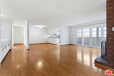11916 Goshen Ave unit 5, Los Angeles, CA 90049 - photo 2