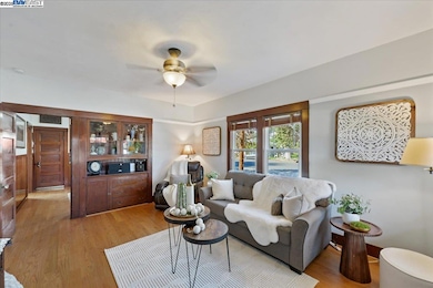 905 S Livermore Ave, Livermore, CA 94550 - photo 3