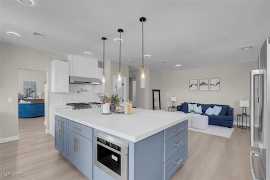 8848 Rainbow Ridge Dr, Las Vegas, NV 89117 - photo 3