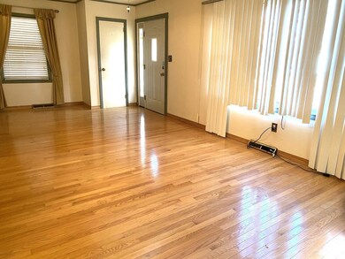 2545 Burton Dr, Springfield, IL 62703 - photo 4