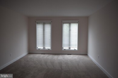 640 Knightsbridge Dr, Hagerstown, MD 21740 - photo 6