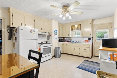 512 Merrimack Ave, Dracut, MA 01826 - photo 5