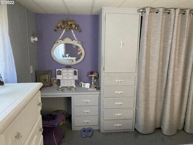 Bedroom, Primary