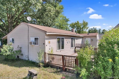 9439 Garforth St, White Lake, MI 48386 - photo 5