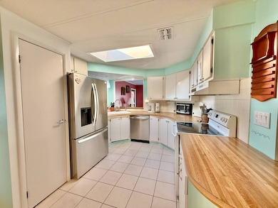 2860 Bay Aristocrat Dr, Sarasota, FL 34234 - photo 4