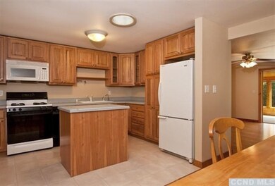 96 Lockwood Rd unit 2, Hudson, NY 12534 - photo 4