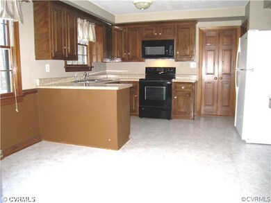 10411 Windingridge Cir, Henrico, VA 23238 - photo 5