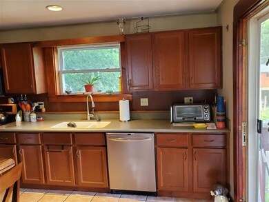 400 Spring St, Saint Johnsbury, VT 05819 - photo 3