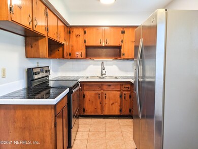 6519 Burgundy Rd S, Jacksonville, FL 32210 - photo 4