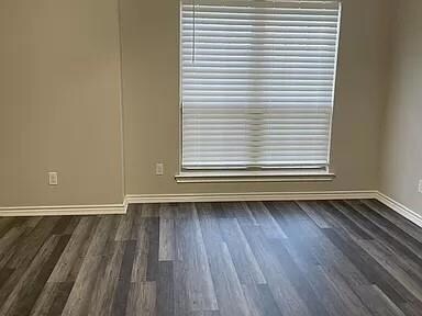 920 W Bond St, Denison, TX 75020 - photo 4