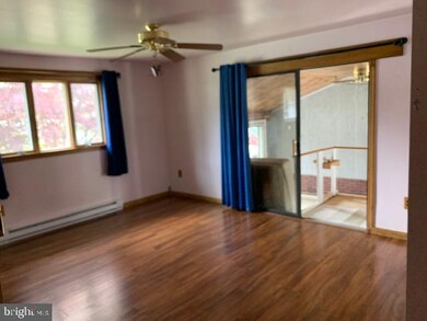 4356 Naylor Ln, Whitehall, PA 18052 - photo 6