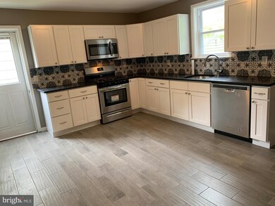 34 Rutledge Ave, Ewing, NJ 08618 - photo 3